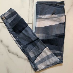 Nike Drifit Leggings size L